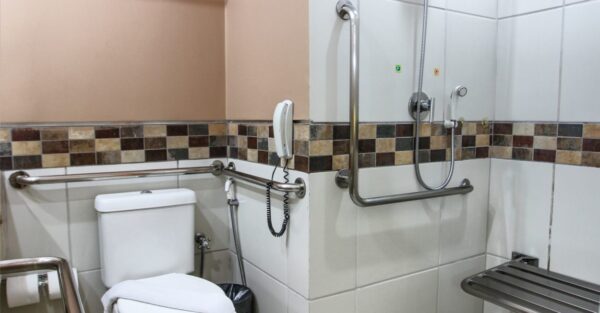 Suíte Luxo Adaptada Hotel Le Jardin - Imagem 2
